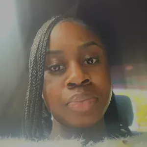 Student Babysitter available in London
