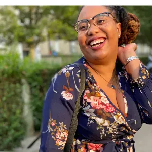 Je recherche une baby sitter 