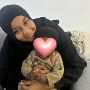 Baby-sitter expérimentée, moins d'un an