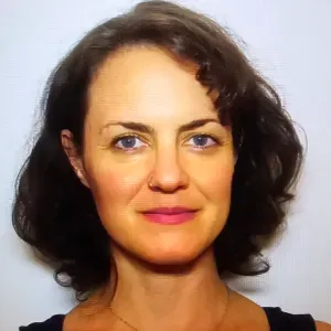 Experienced babysitter, native English speaker