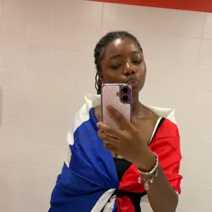 Une adolescente en quête d'expérience professionnelle.