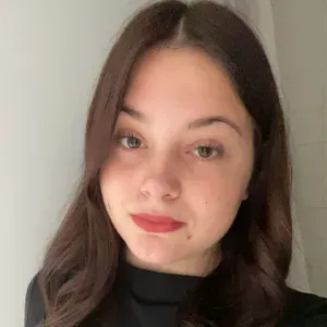 Baby-sitter disponible les week-ends 