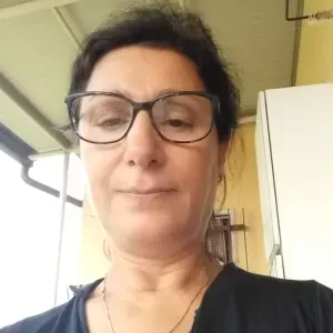 Cerco lavoro come Badante con one  noturno o diurno