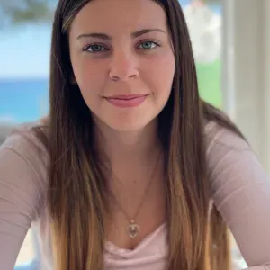 Baby-sitter occasionnel étudiante en médecine