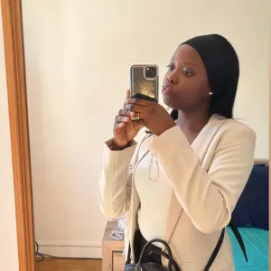 Baby-sitter disponible tout l'été en île de France !