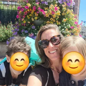 Recherche garde à Bécon les Bruyères 2 enfants