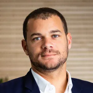 Estou à procura de uma empregada de limpeza perto de mim