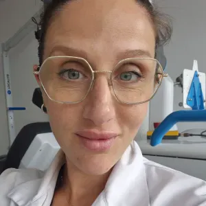 Infirmière et directrice de crèche durant 5 ans.