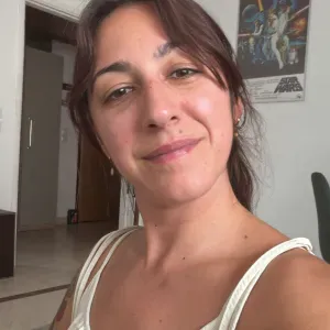 Empregada de limpeza de confiança e dedicada