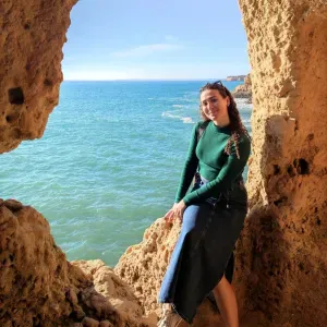 Babysitter com Experiência em Algés 