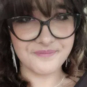 Teenager babysitter looking for a part-time job!