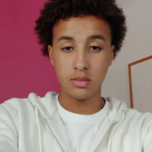 Jeune baby-sitter motivée à Metz 