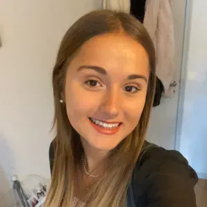 Baby-sitter disponible pour garde occasionnel ou régulière