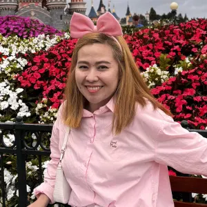Looking for babysitting and house keeping job!