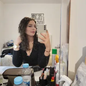 Empregada de limpeza responsavel 