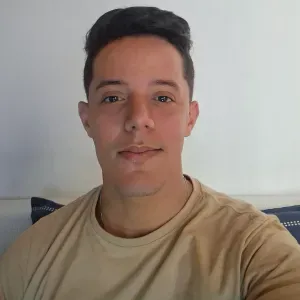 Cuidado y acompañamiento de personas mayores.