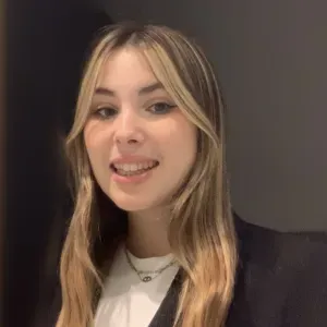 Babysitter disponible 7j/7 – Eva, vacances scolaires