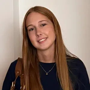 Baby-sitter sérieuse et disponible à Paris 15e