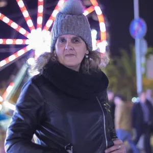 Procuro trabalho doméstico em full time e parte t