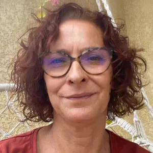 Sérieuse, professionnelle et soucieuse du travail bien fait.