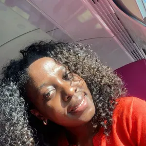 Babysitting expérimenté au Cameroun