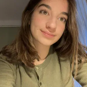 Étudiante en médecine pour un baby sitting sur Antibes