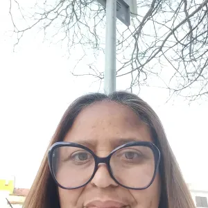 Cuidadora,em lagos.auxiliar de limpeza