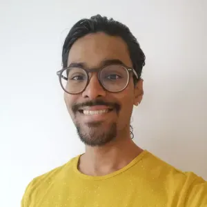 Homme efficace pour un Paris impeccable. 