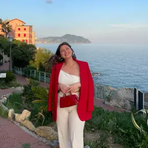 Disponibile come Babysitter e ripetizioni
