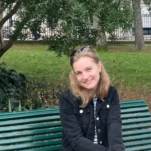 Baby- sitter billingue à Paris 