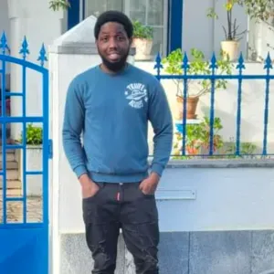 I am looking for job and i can do live in 