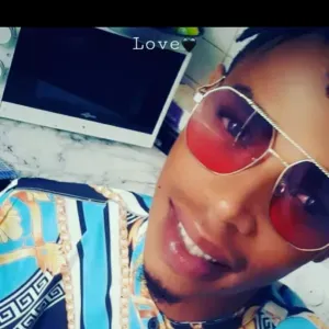 Homme  ménage très responsable 