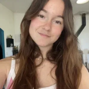 Baby-sitter motivée pour garder vos enfants !