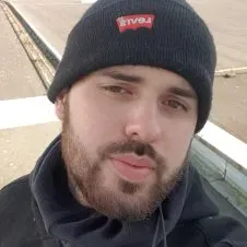 Nicolas 25 ans jeune homme dynamique disponible