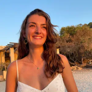 Baby sitter expérimentée et attentive 