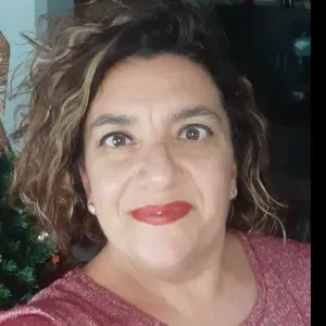 Mi nombre es Ana estoy casada tengo dos hijos y estoy dispon