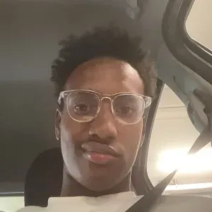 Baby-Sitter disponible le soir à partir de 18heure Bourg