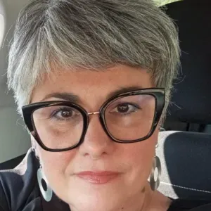 cerco una babysitter per 3 gg alla settimana automunita