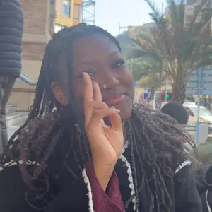 Baby-sitter sérieuse et fiable- dispo juillet 