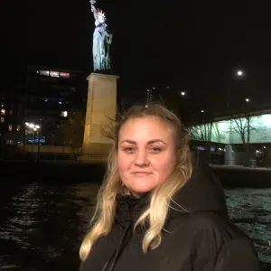 Шукаю роботу за людьми похилого віку.Або допомога по дому.