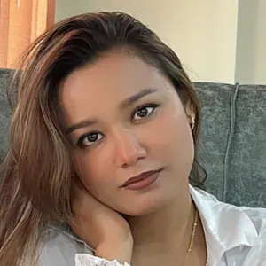 Babysitter available  in Malmo .