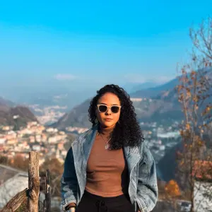 Pet sitter affidabile con esperienza veterinaria