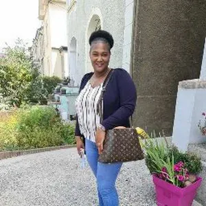 Je cherche une baby-sitter à domicile