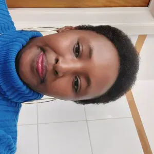 Je cherche un travail et je suis disponible 