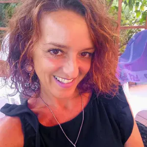 Addetta alle pulizie domestiche a Pistoia