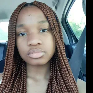 Baby-sitteuse à domicile seulement le mois de juillet