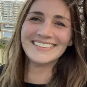 Fille de 9 mois 2/3 jours semaine quartier Fort Jaco