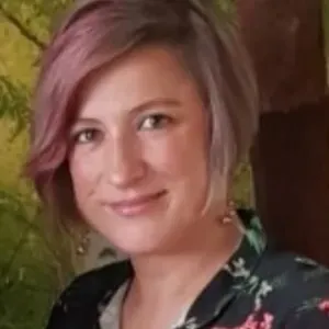 Procuro por uma oportunidade como cuidadora