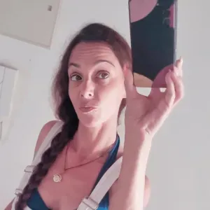 Babysitter com experiência em part time 