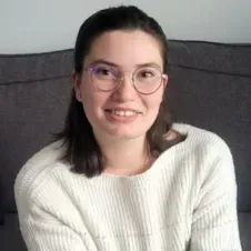 Baby sitter avec 1 an d'expérience 